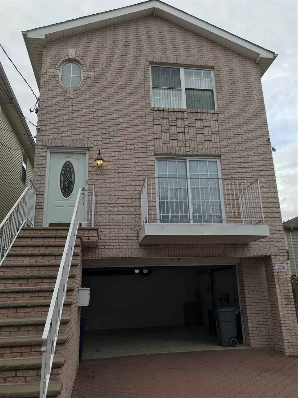 Large 3 bedroom 2 bath with parking in the driveway for rent