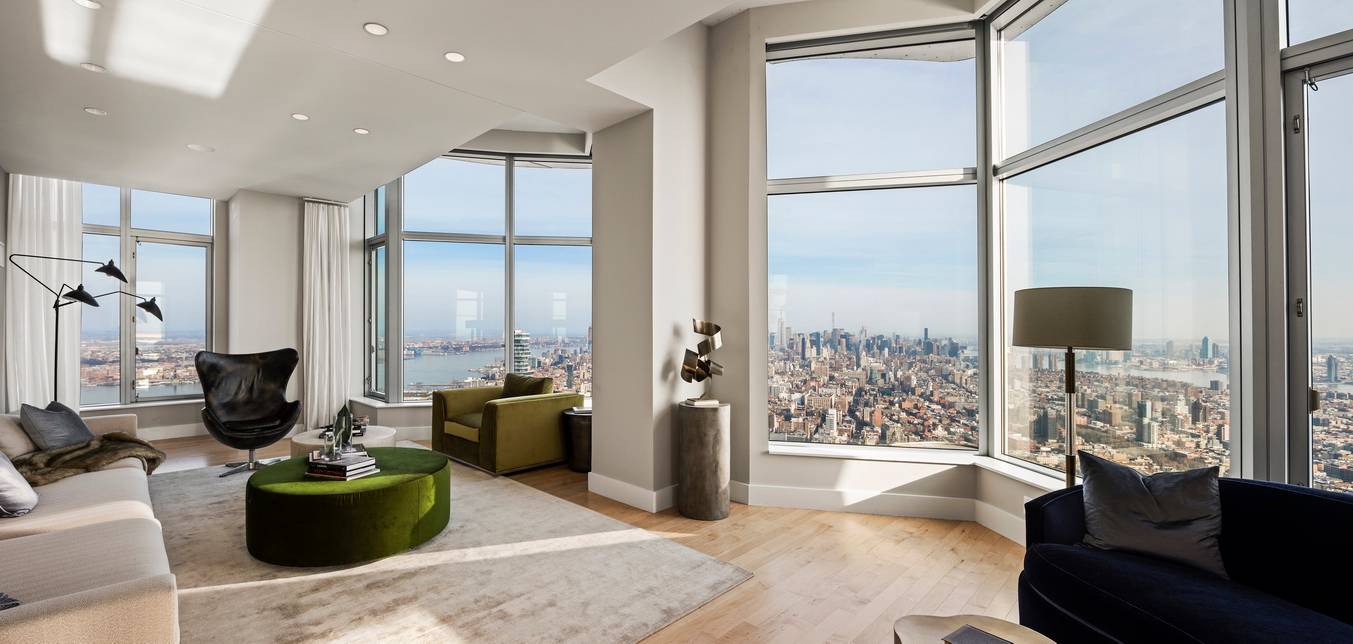 Frank Gehry designed luxury 4 Bed Penthouse with private parking!
