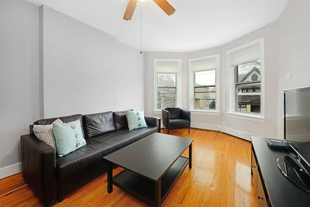 Exceptional 2 bedroom plus den/3rd bedroom in the heart of the King's Bluff section in Weehawken