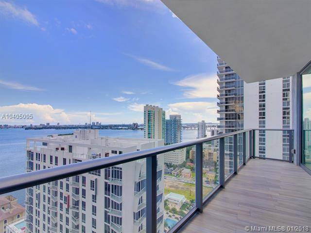 Breathtaking views from the 23rd floor in this waterfront 3/2