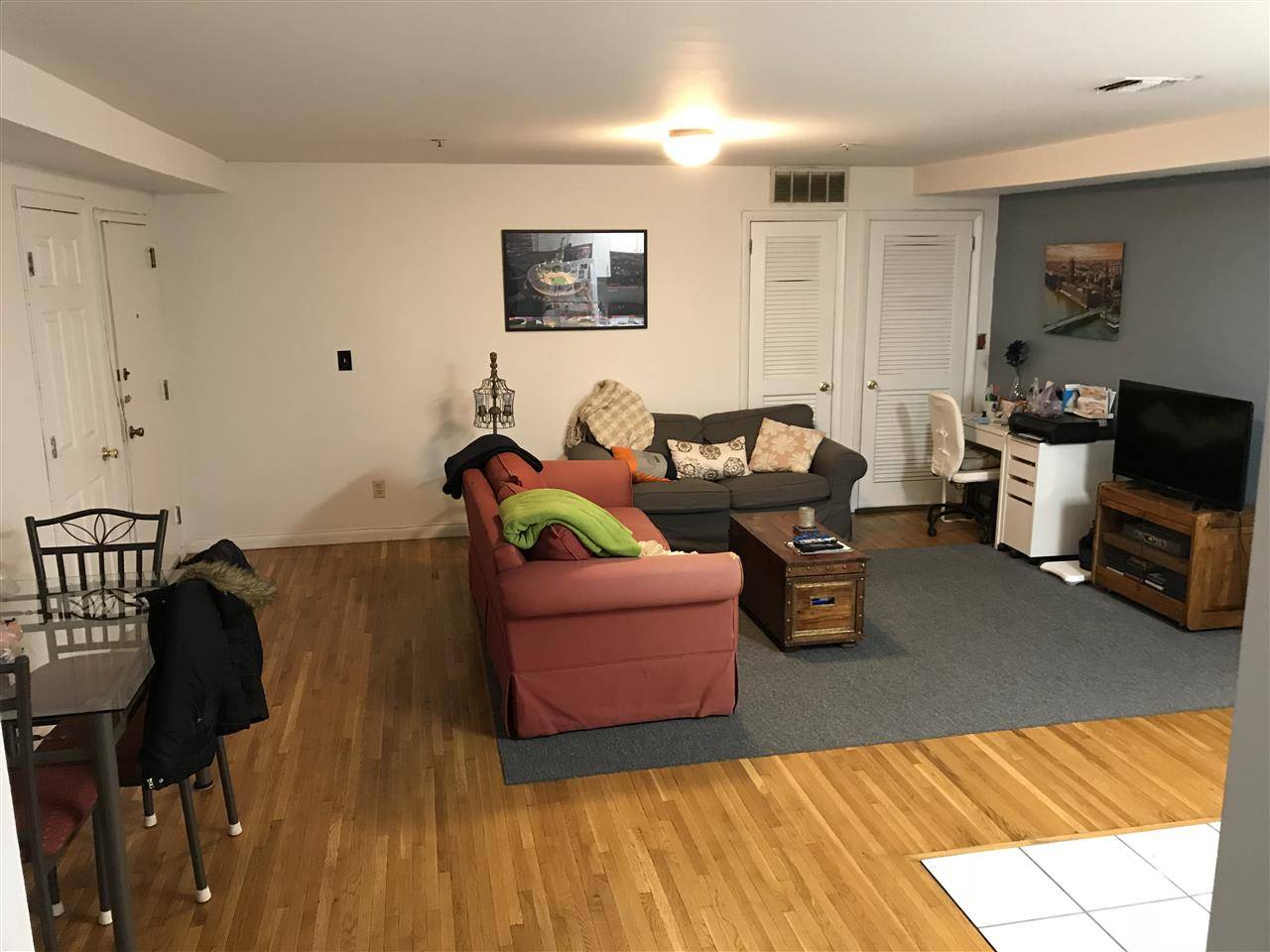 Great 2 bed/1 bath apartment in downtown Hoboken - 2 BR New Jersey