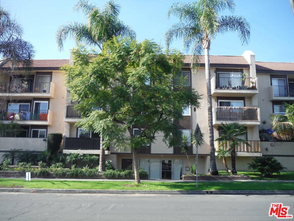 Tastefully remodeled wonderful 2 bed & 2 bath condo for lease