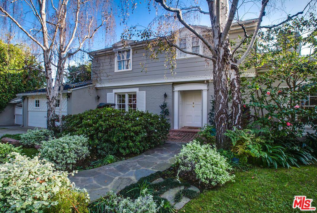 Privacy abounds in this Prime Brentwood Park Traditional