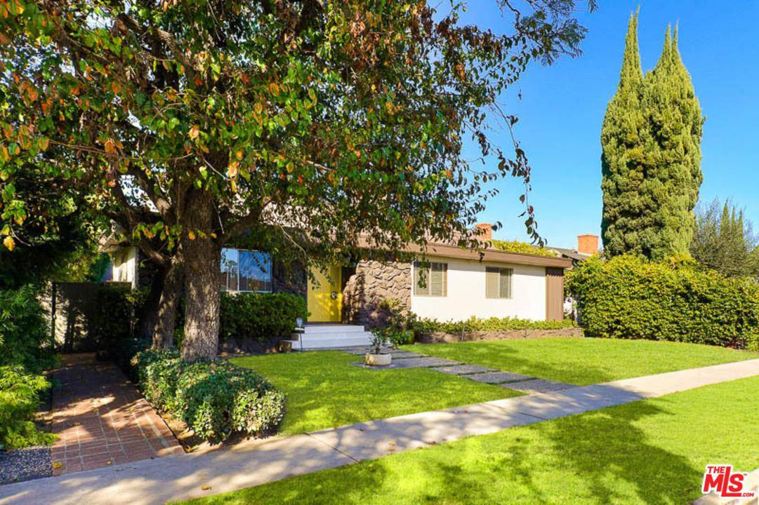 This home is for the discerning buyer and is located in the prestigious Westdale/Trousdale area of Mar Vista
