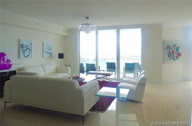 Spectacular High Floor Unit with panoramic views of the ocean