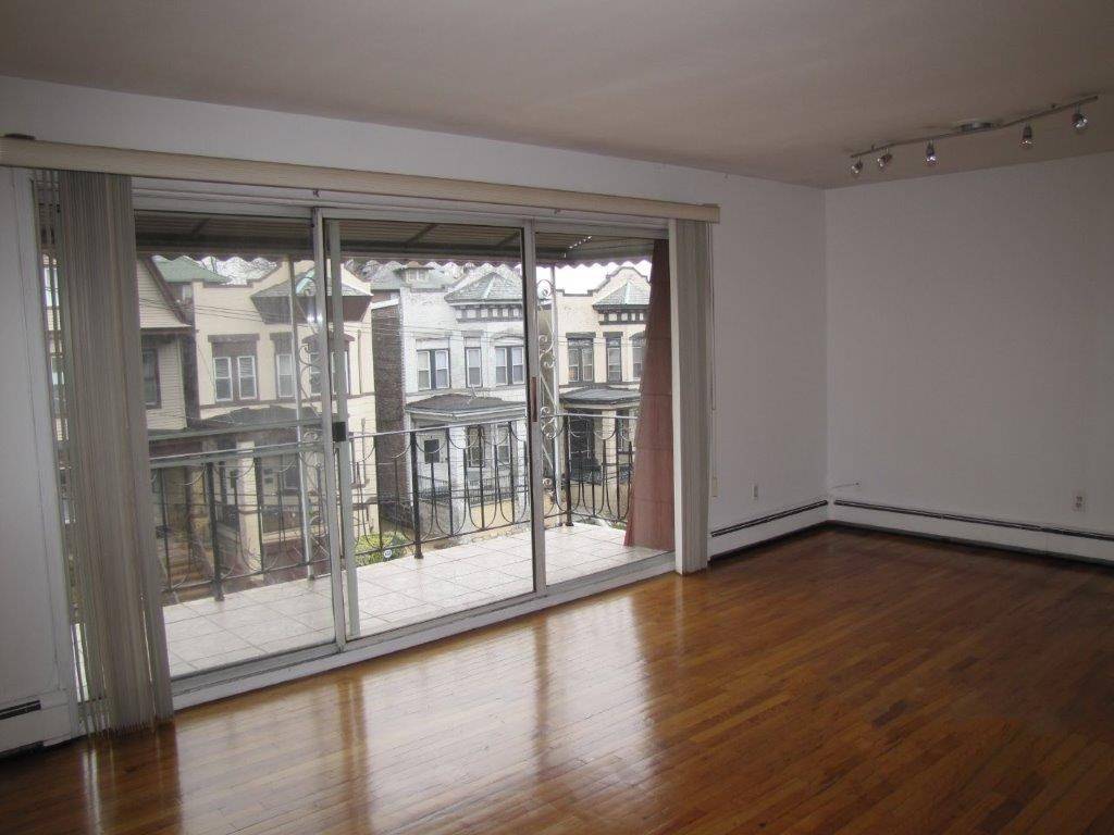 Spacious - 2 BR New Jersey