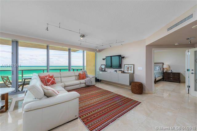 Positioned at the ideal height to enjoy views of the ocean and beach
