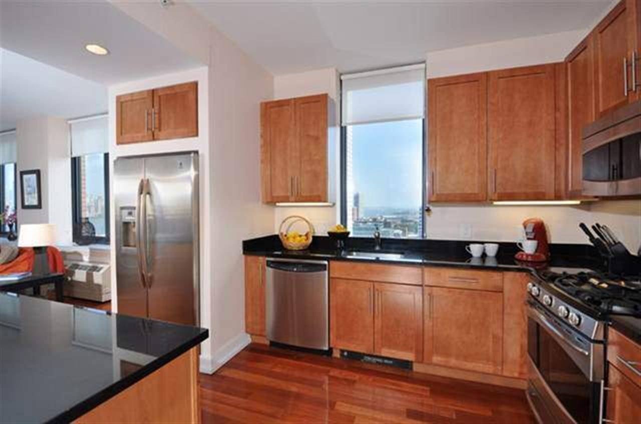 Awesome 2 bed/2 bath condo - 2 BR New Jersey