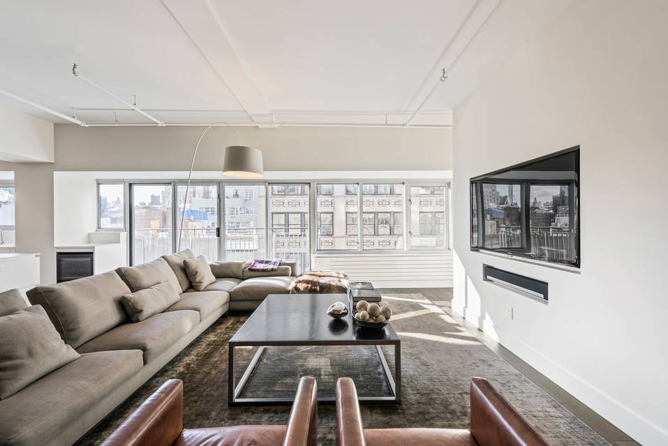 Expansive 3-bedroom, 2-bathroom with Home Office in Heart of Chelsea