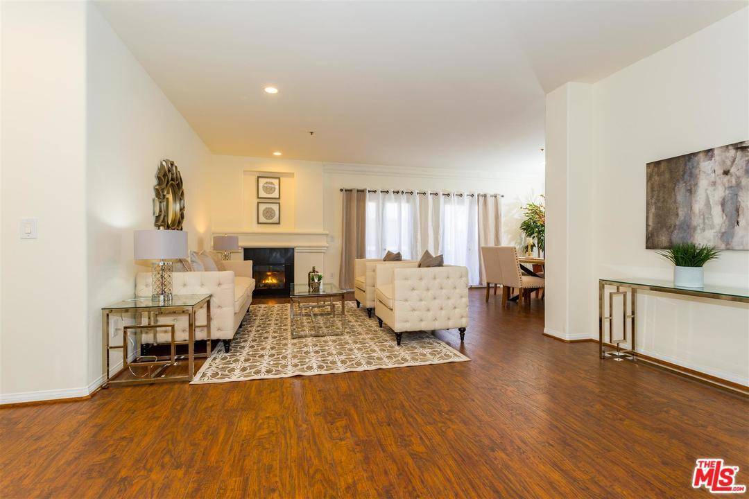 Remodeled unit in prime Brentwood location - 2 BR Condo Brentwood Los Angeles