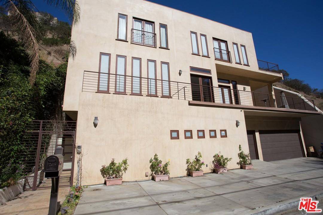 Genuinely unique - 4 BR Single Family Beverly Hills Post Office | B.H.P.O. Los Angeles