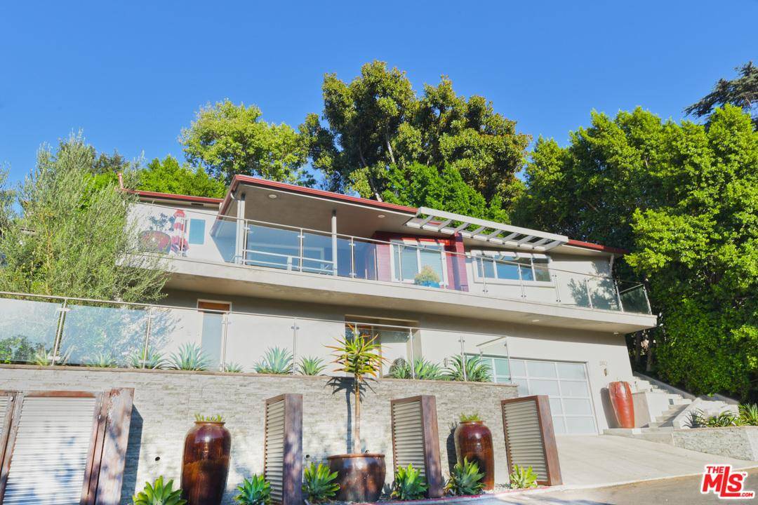 Fabulous Lake Hollywood Contemporary - 4 BR Single Family Hollywood Hills East Los Angeles