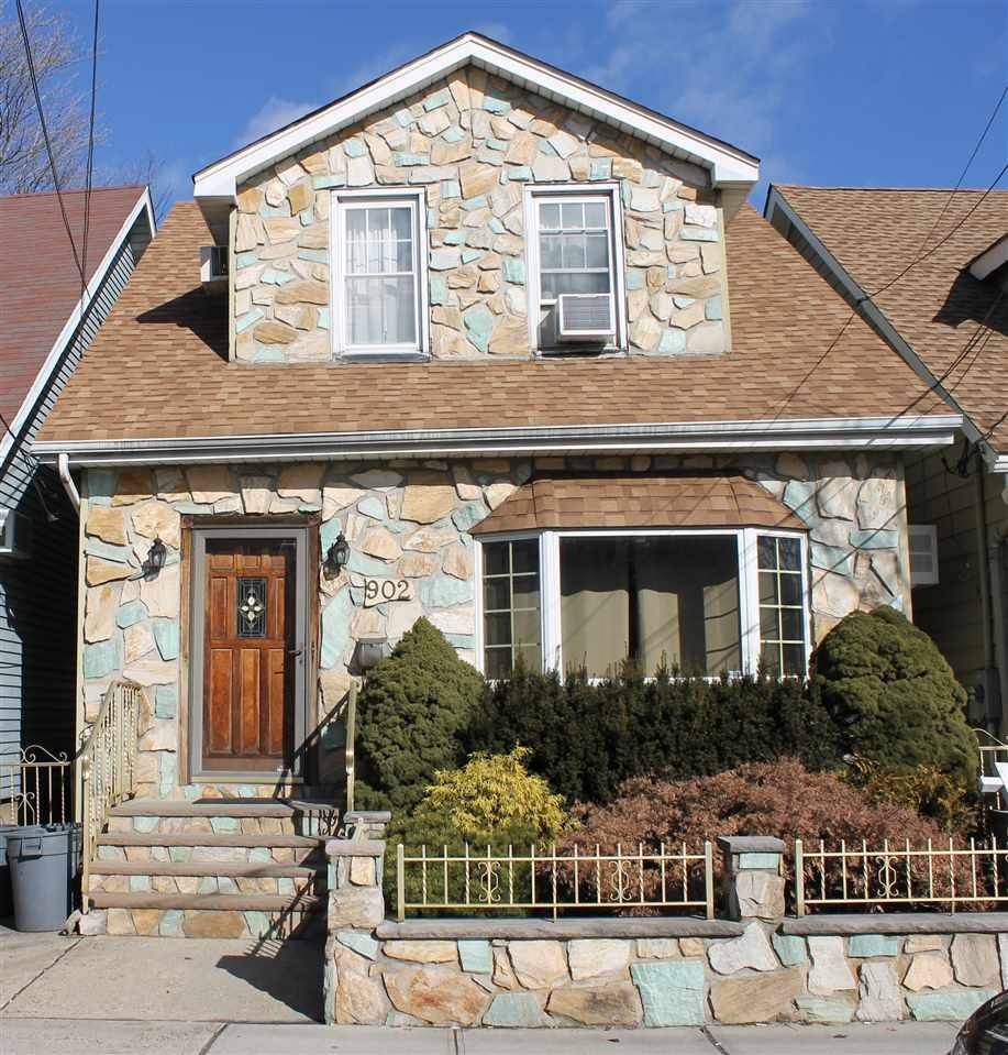 Very well maintained one family home in North Bergen
