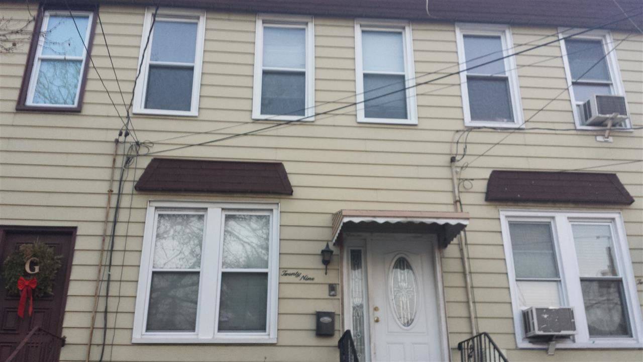 1 FAMILY HOME ON A GREAT JERSEY CITY HEIGHTS BLOCK 10 MIN WALK TO JSQ