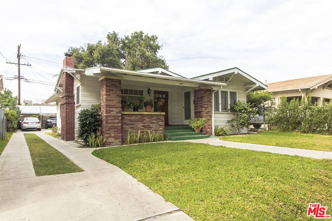 Charming house with a spacious backyard in a prime location close to Hollywood