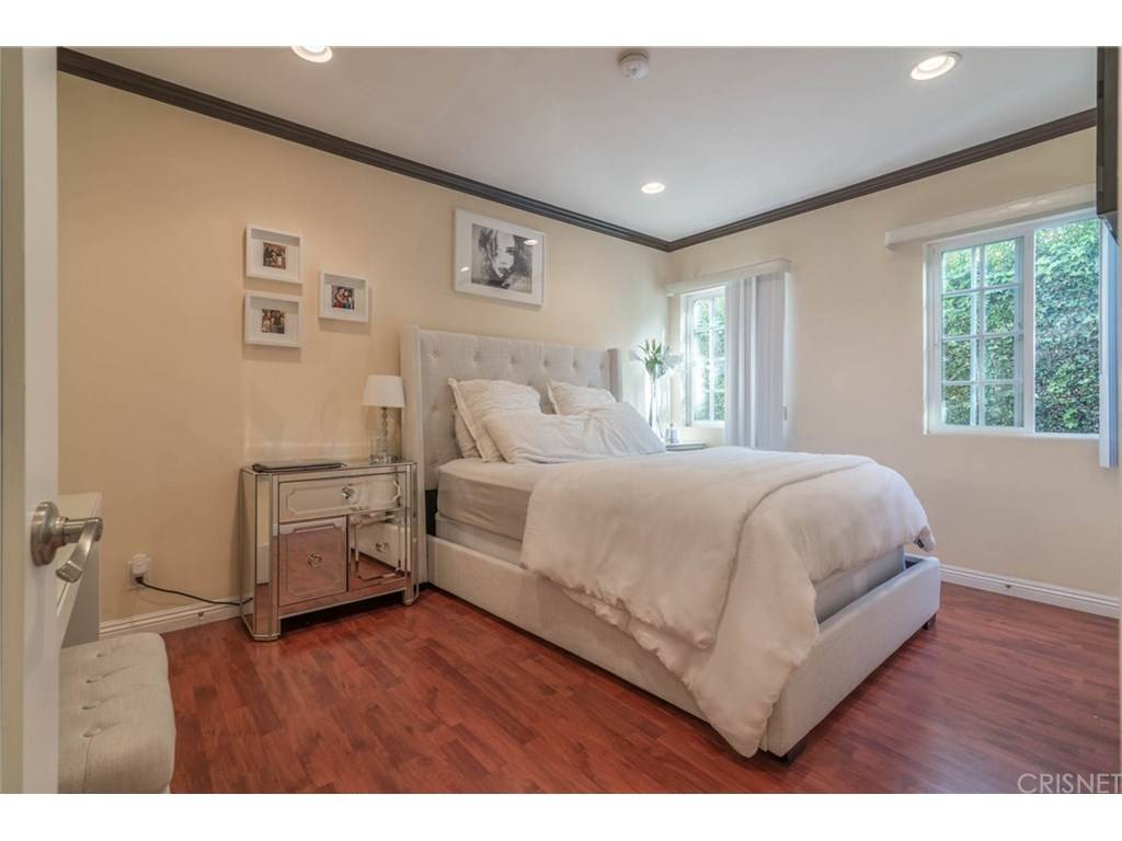 Ultra Luxurious 4 BEDROOM 3 BATH house located in beautiful West Los Angeles area