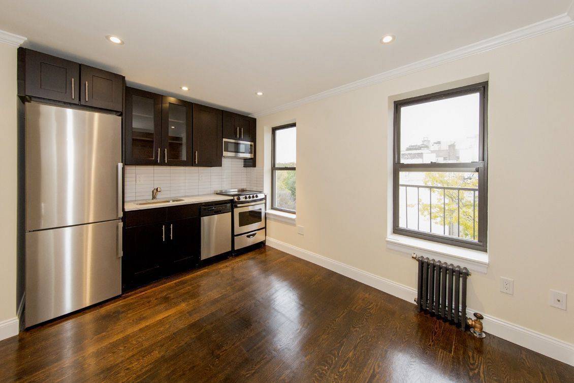 East Village Renovated 1 BR w/ Washer & Dryer