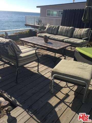 Come see this oceanfront darling studio unit with wonderful views and an over-sized private deck