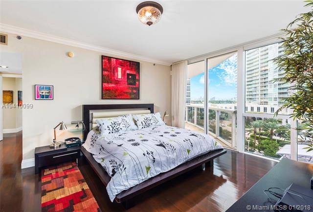 This luxurious 2 bedroom - MURANO GRANDE AT PORTOFIN MURA 2 BR Condo Miami Beach Florida