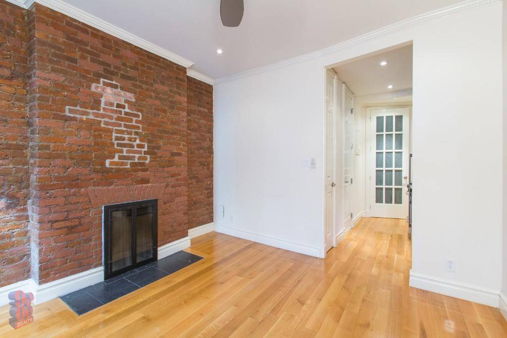 Large W. Greenwich Village 1 bedroom Apartment