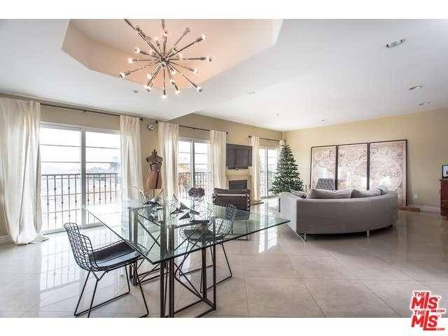 Light and Bright Penthouse unit with open floor plan great for entertaining