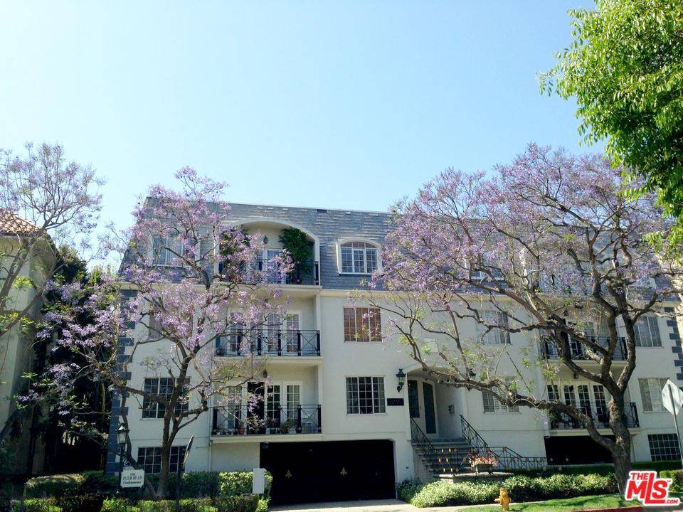 A Piece of Paris in Brentwood - Luxurious 2 bed 2 - 1 BR Condo Los Angeles