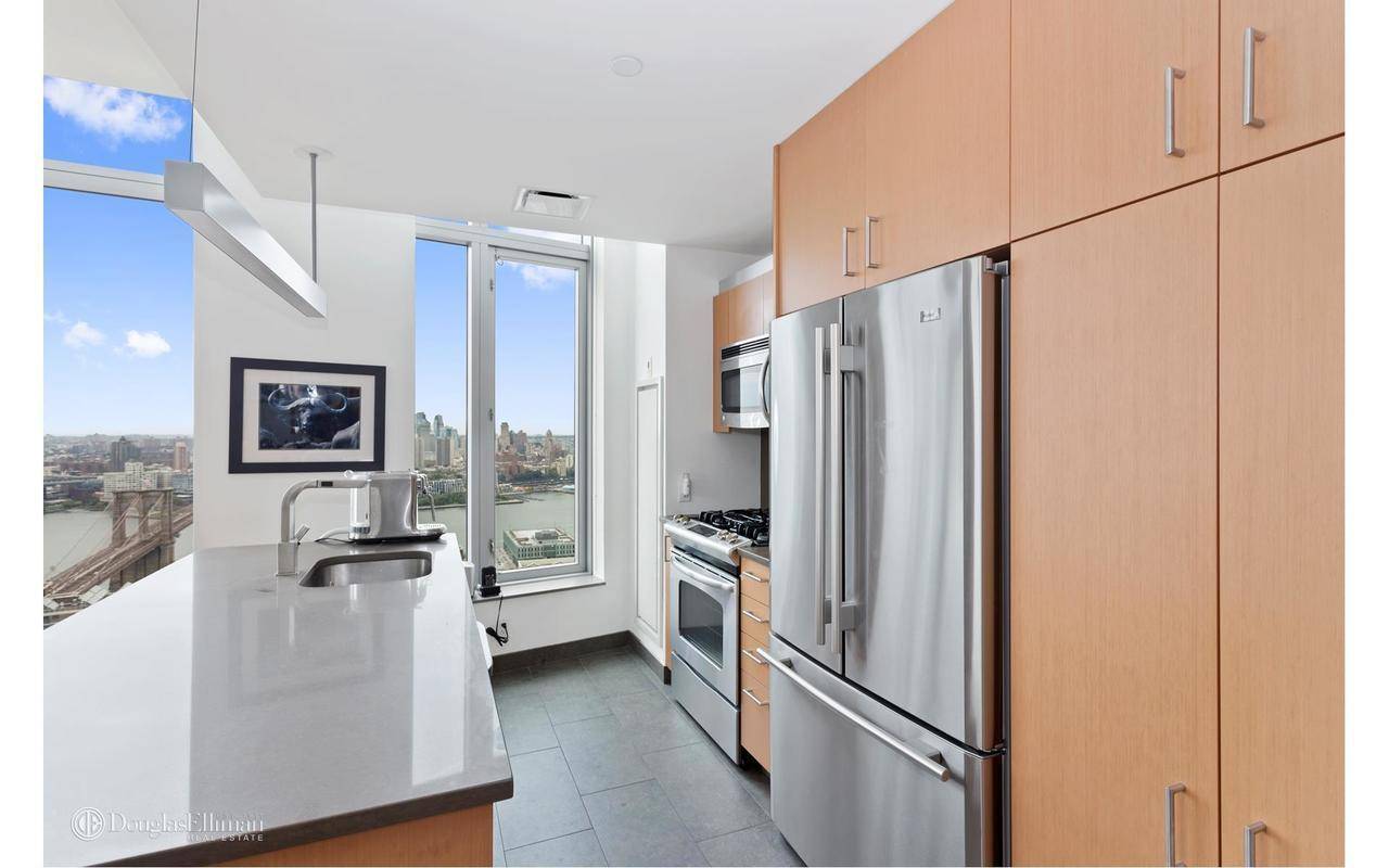 No Fee, Luxury 1 Bed Apartment in Award Winning Financial District Building with 3 Floors of Amenities