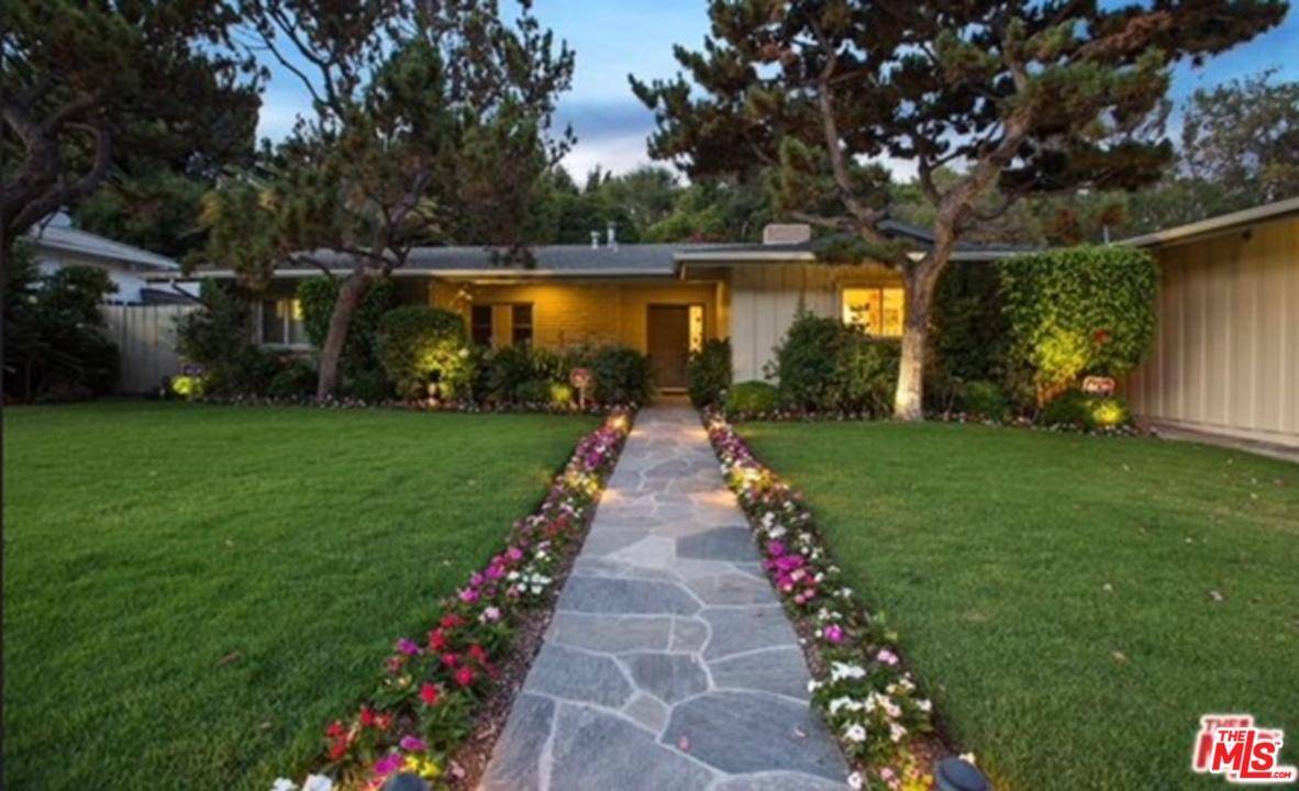 Beautifully renovated and furnished home for lease in a convenient lower Bel Air location