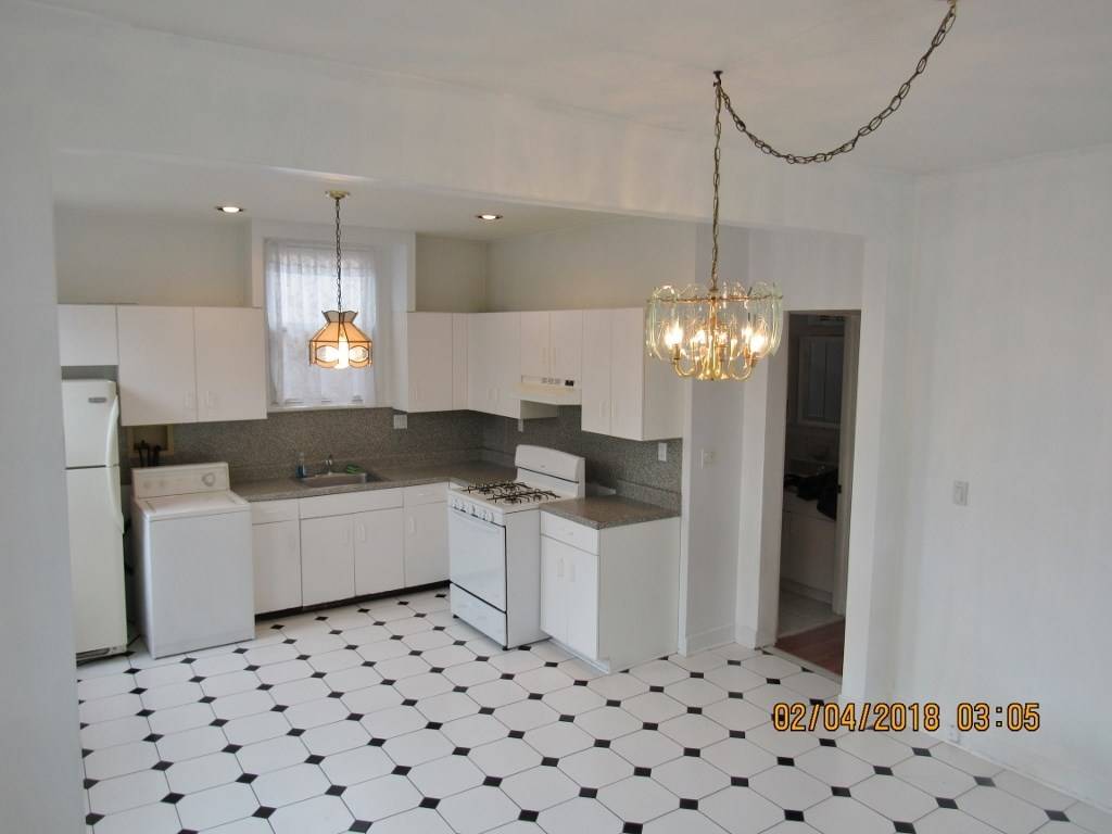Spacious & bright - 2 BR New Jersey