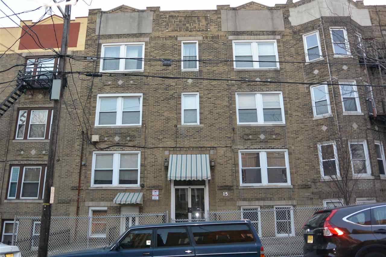 CLEAN AND LOVELY 4TH FLOOR 2 BEDROOM UNIT CLOSE TO ALL NYC TRANSPORATION UPDATED KITCHEN AND BATH