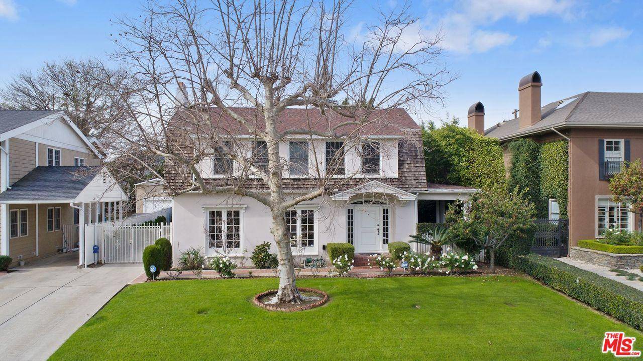 Bright and charming Windsor Square Dutch Colonial around the corner from the Village