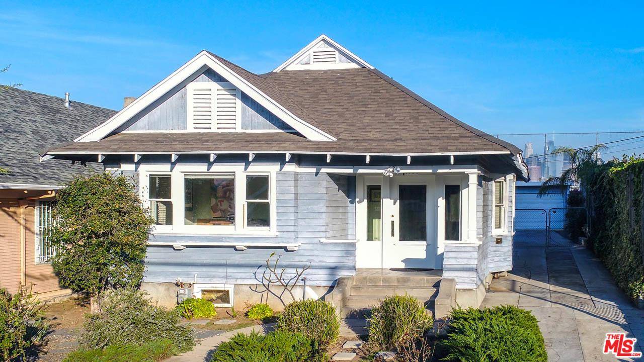 This 1903 Craftsman home located in prime Koreatown has all the makings of a California classic