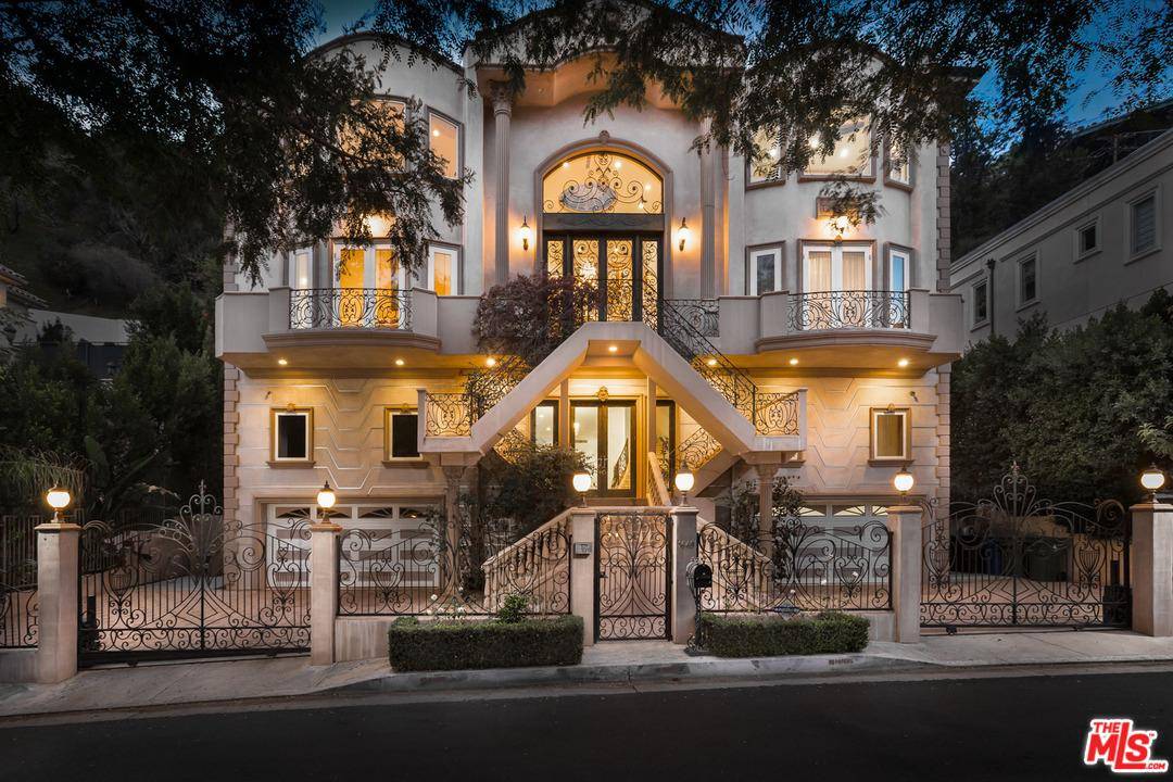Fabulous Contemporary Mediterranean with elevator - 5 BR Single Family Beverly Hills Post Office | B.H.P.O. Los Angeles