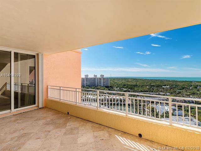 Captivating views of Beach and Bay from this 15th floor
