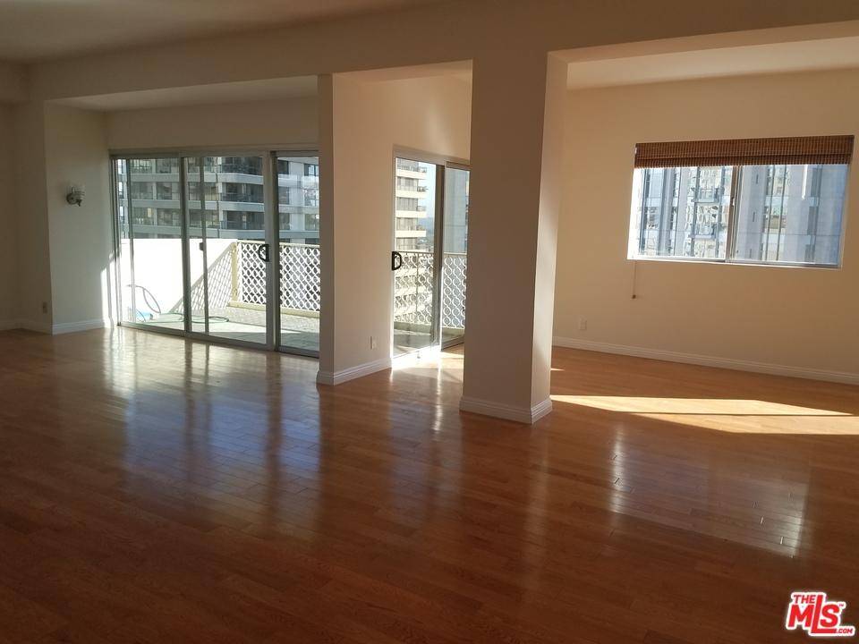 Specious bright unit in heart of Westwood area offers 2 bed 2 bath with open floor plan