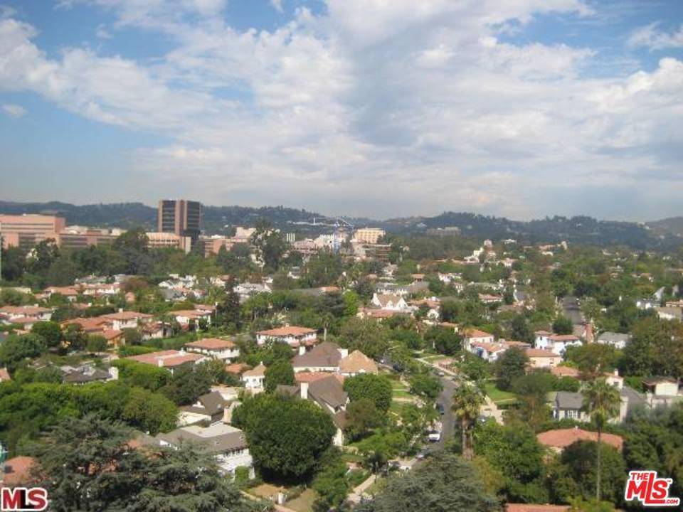 AVAILABLE IMMEDIATELY - 2 BR Condo Westwood Los Angeles