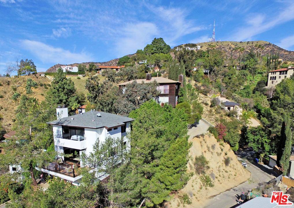 Situated high on a promontory - 3 BR Single Family Hollywood Hills East Los Angeles