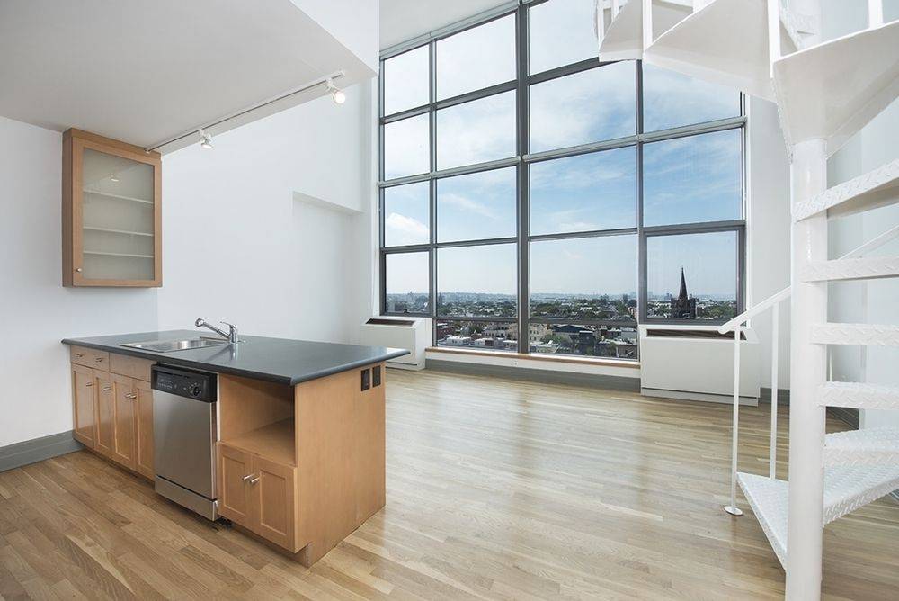 Brooklyn Penthouse One Bedroom WIth Private Terrace , Impeccable Amenities & Stunning Views