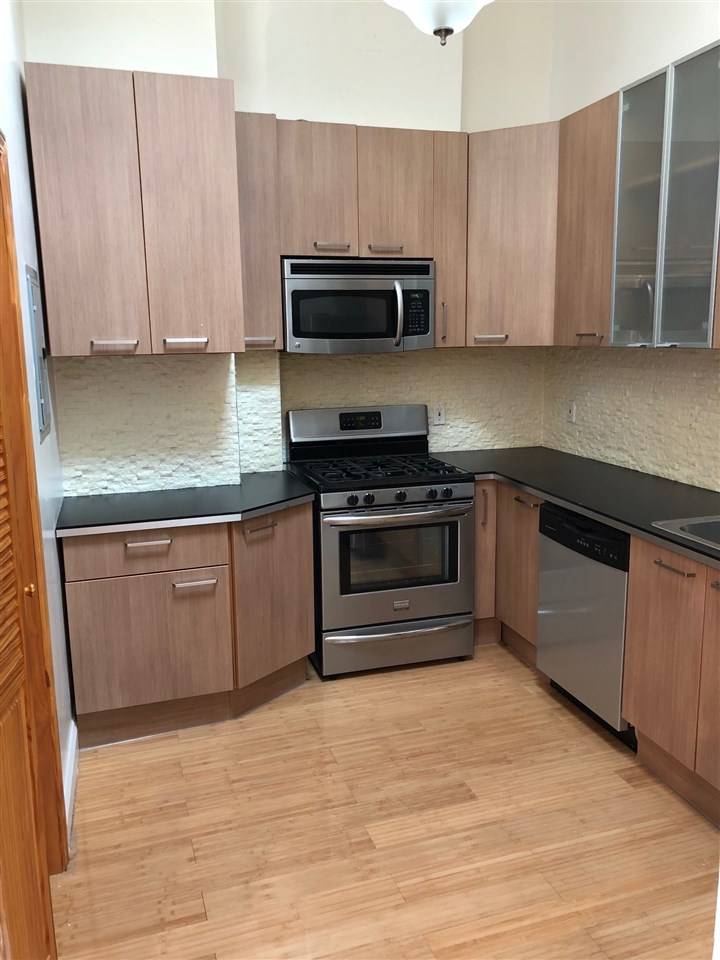 **Full Broker Fee Paid*** Beautifully renovated 1 bedroom apartment for rent in luxury elevator building