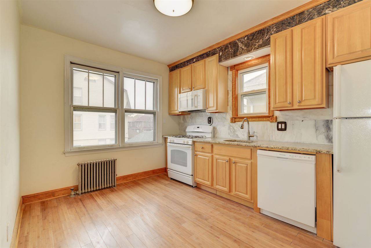 Sun drenched - 3 BR New Jersey