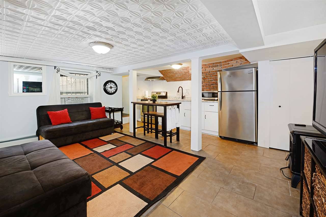 Spacious and bright 1B/1B apartment with 1200s/f PRIVATE YARD and entrance in the heart of Hoboken
