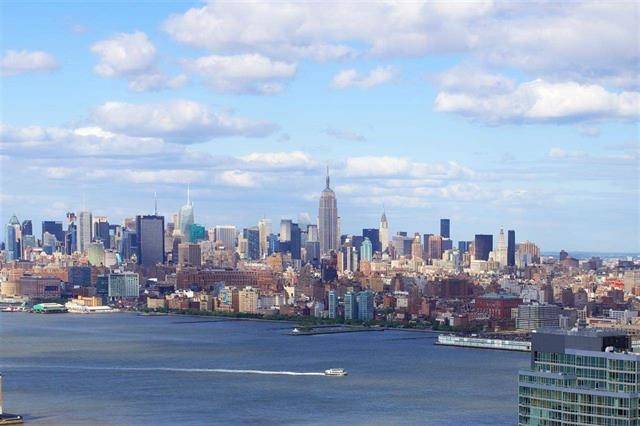 The best rental on the Gold Coast with panoramic New York City & River Views