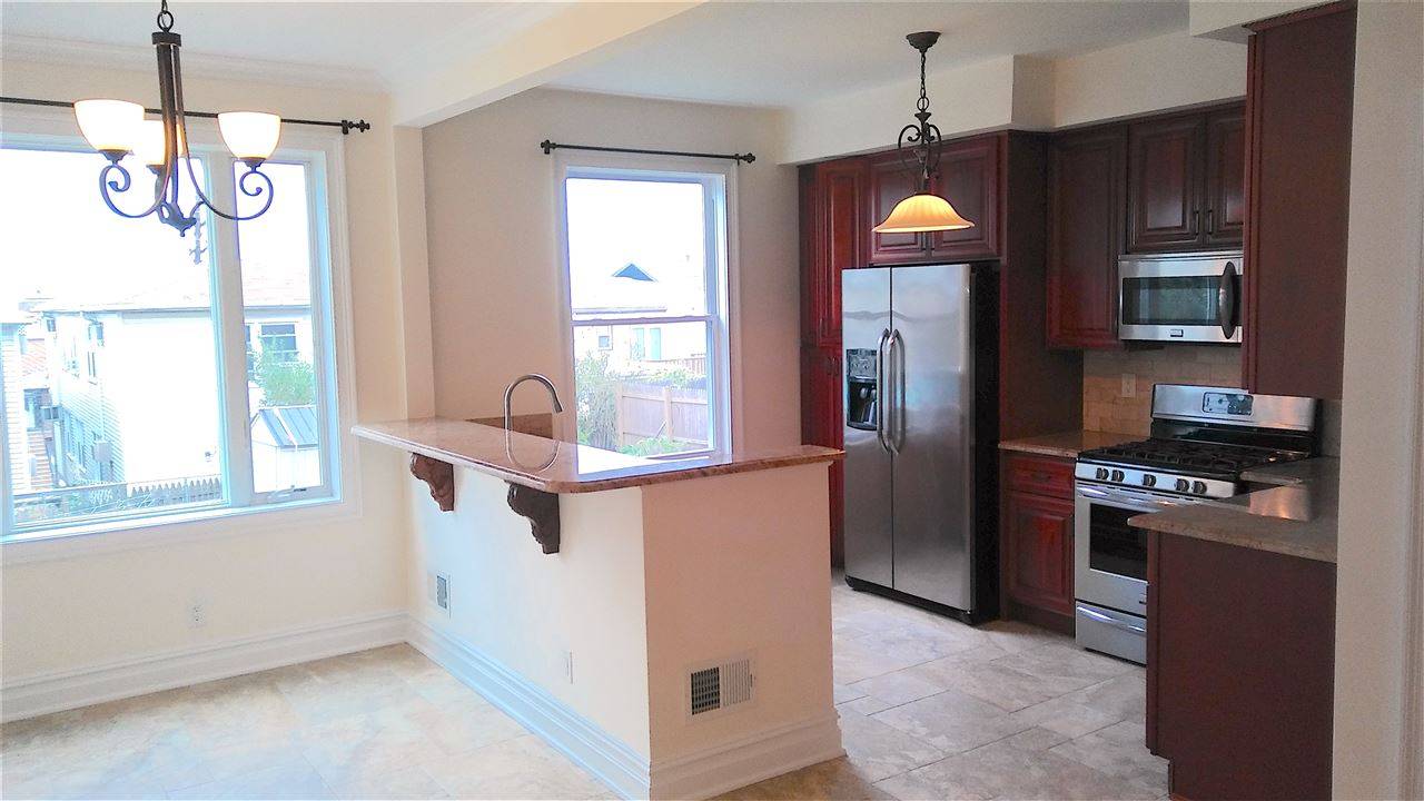 ***MUST SEE***BEAUTIFUL GUT RENOVATED ONE BEDROOM WITH CENTRAL AIR AND HEATING