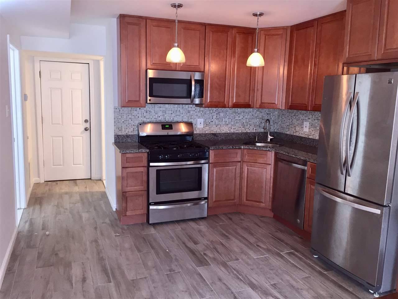 2 bedroom 1 bath Duplex is available in Prime Downtown Jersey City Location