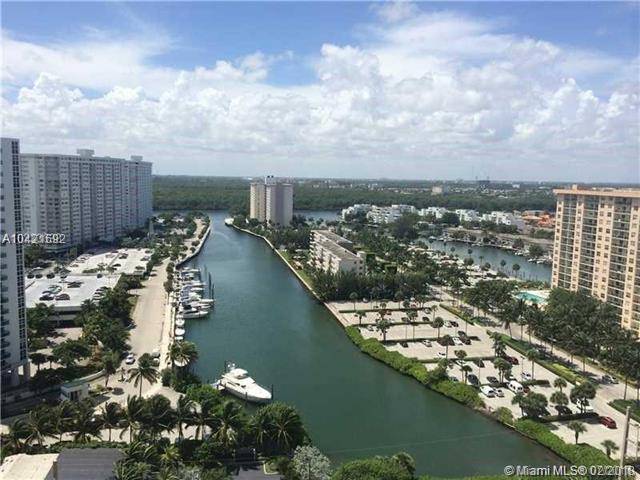 Available from March 15 - TRUMP Tower III 2 BR Condo Florida