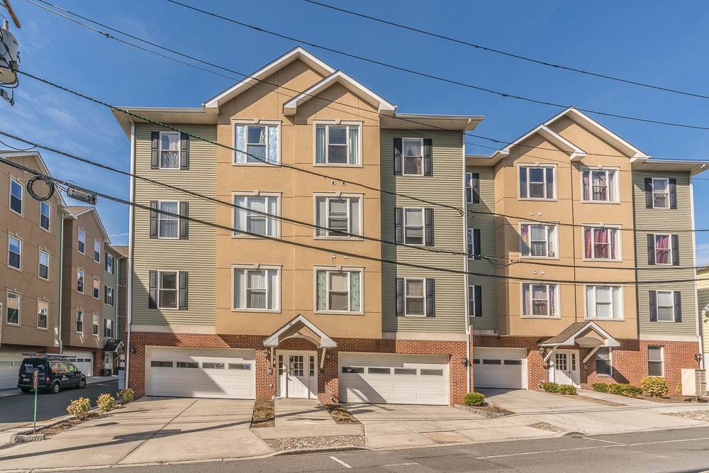 LOOK NO FURTHER - 2 BR Condo New Jersey