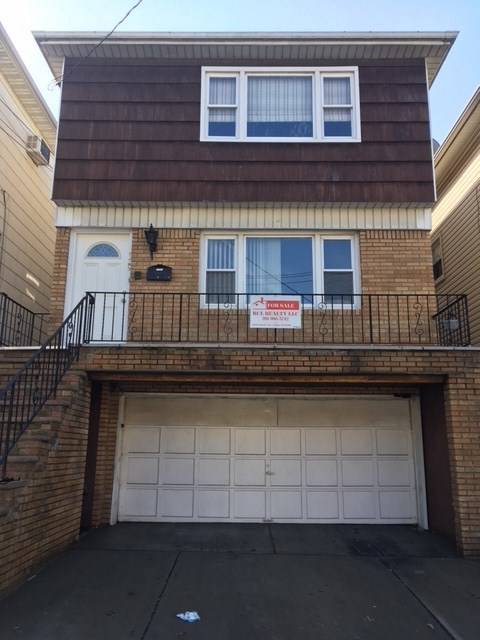 GREAT 2 FAMILY WITH 4 CAR PARKING IN THE HEIGHTS - Multi-Family New Jersey