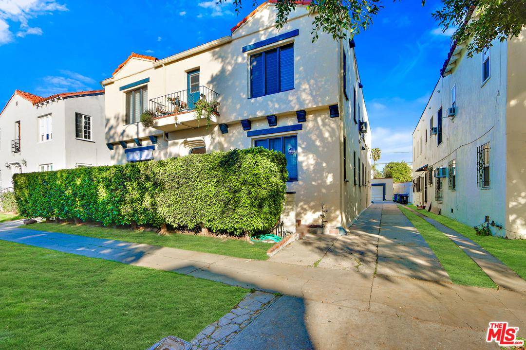 Great potential for these 4 units - 8 BR Fourplex Los Angeles