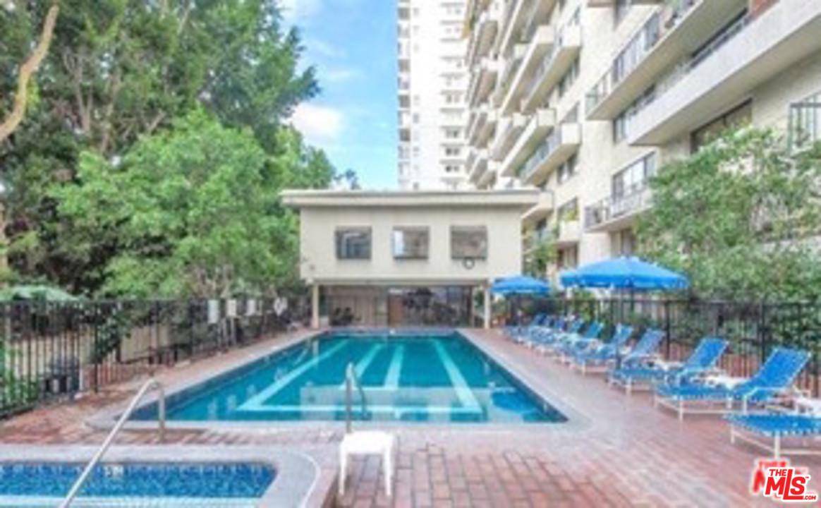 Beautifully updated 2 bed - 2 BR Condo Westwood Los Angeles