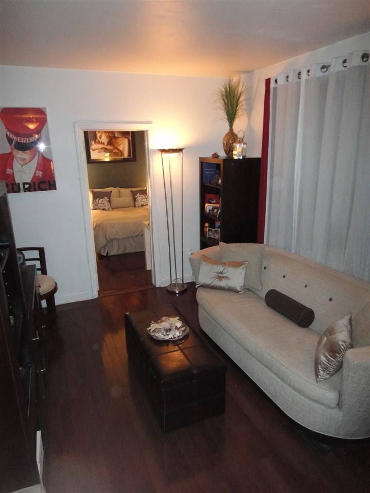 Great unit for rent close to the Journal Square PATH Train